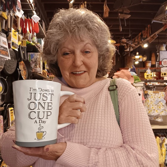 Meet your Posher, Tammy - Picture 2 of 2